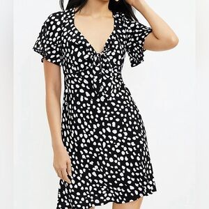 NWT‎ LOFT Dotted Tie Front Flare Dress in black and white